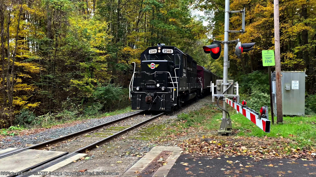 HZRX 2348 brings up the rear at Lower Hickory.